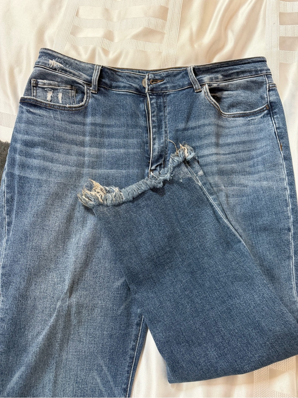 Ladies Blue Distressed Straight-Leg Jeans NEVER WORN